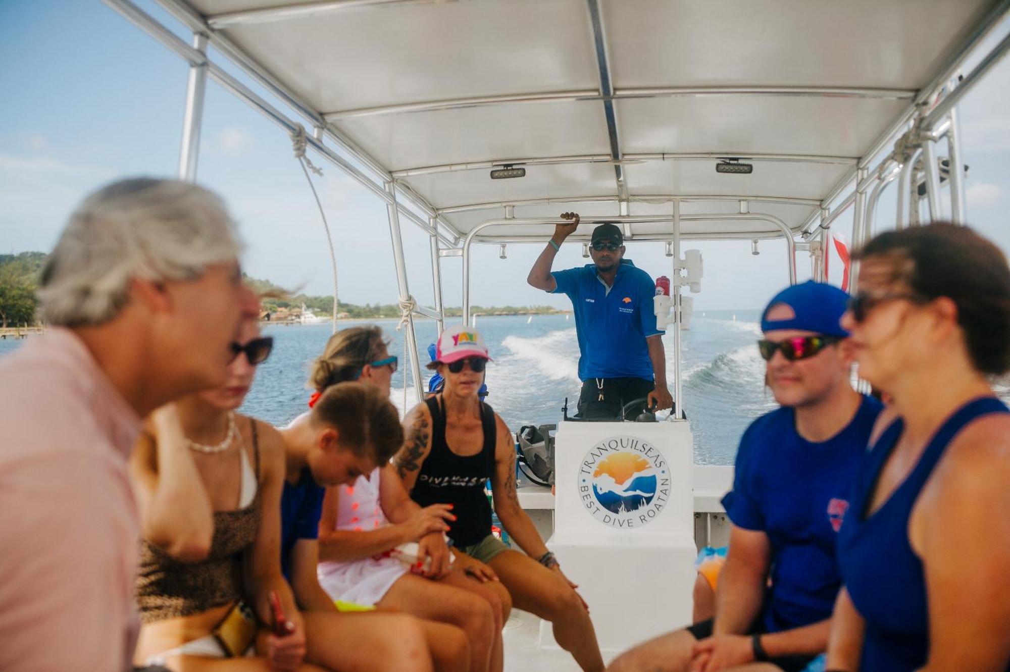 Tranquilseas Eco Lodge & Dive Center Sandy Bay ภายนอก รูปภาพ
