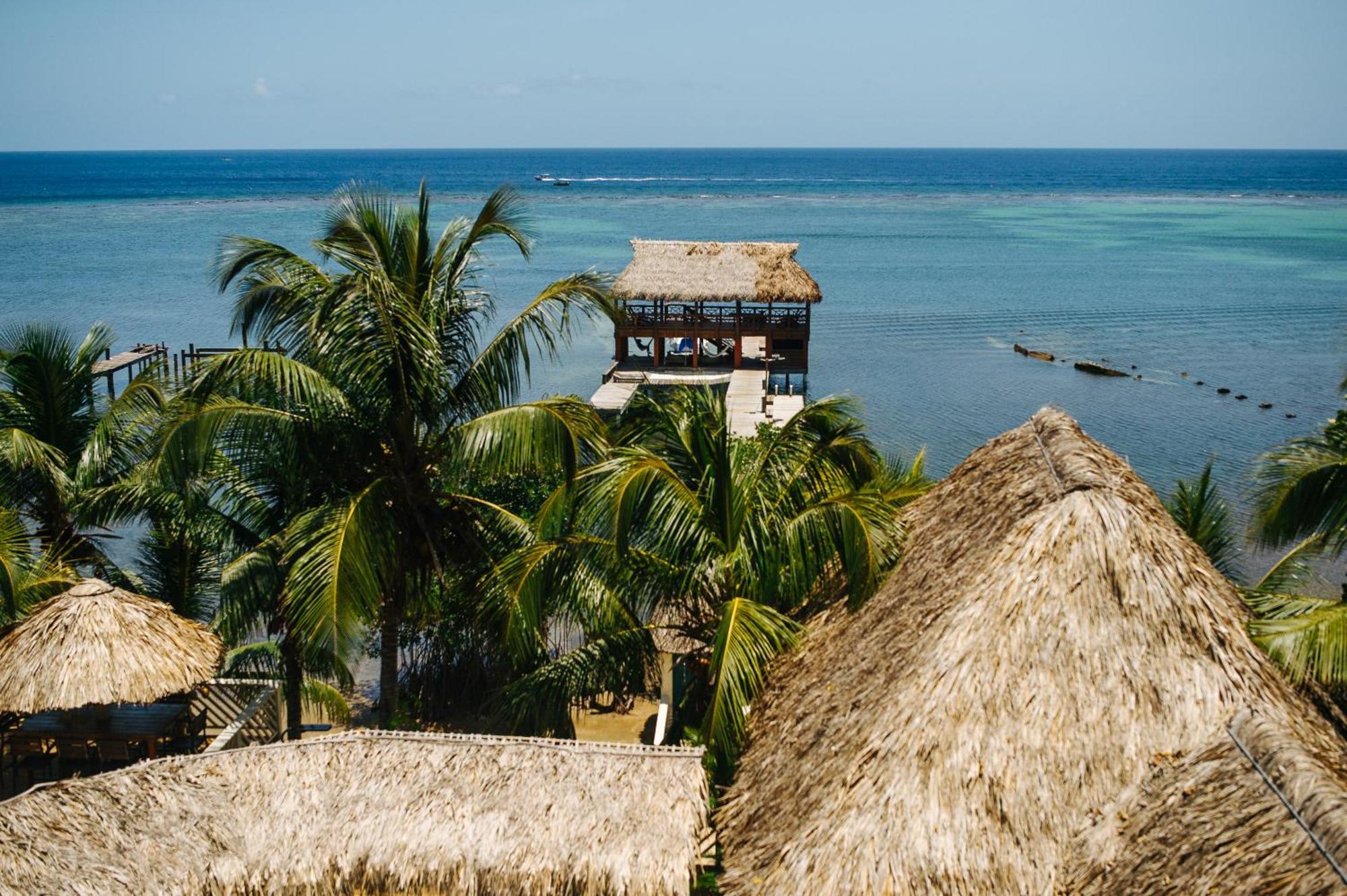 Tranquilseas Eco Lodge & Dive Center Sandy Bay ภายนอก รูปภาพ