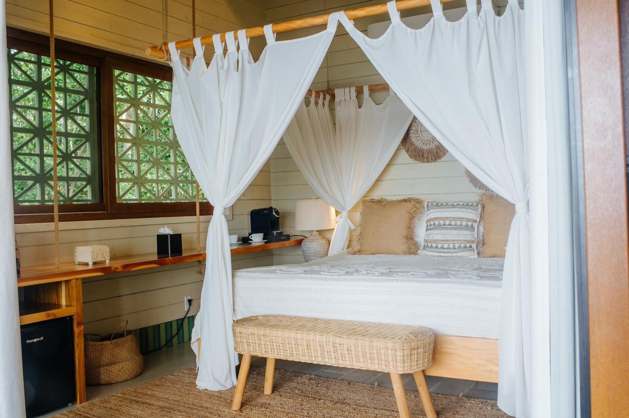 Tranquilseas Eco Lodge & Dive Center Sandy Bay ภายนอก รูปภาพ