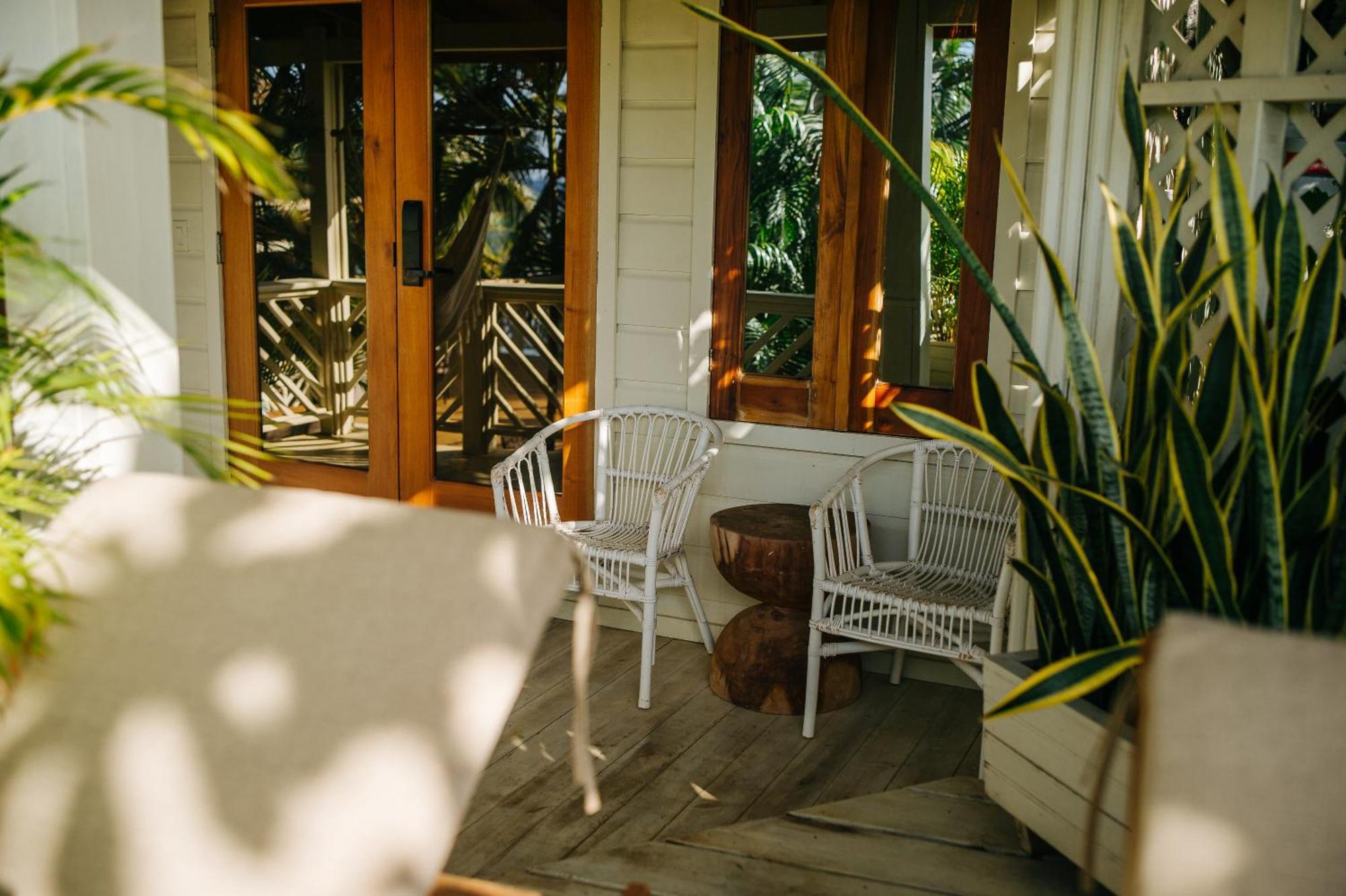 Tranquilseas Eco Lodge & Dive Center Sandy Bay ภายนอก รูปภาพ