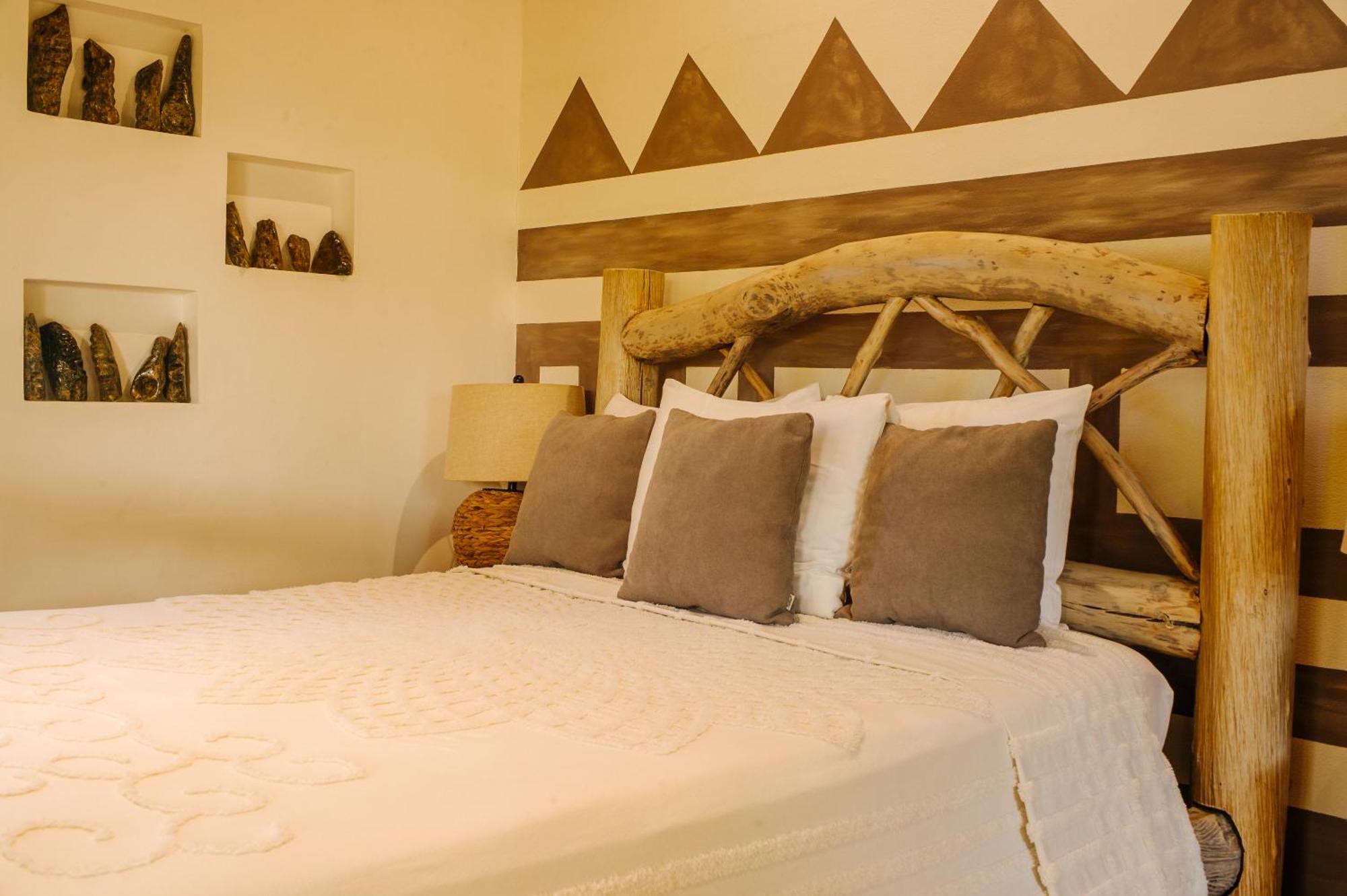 Tranquilseas Eco Lodge & Dive Center Sandy Bay ภายนอก รูปภาพ